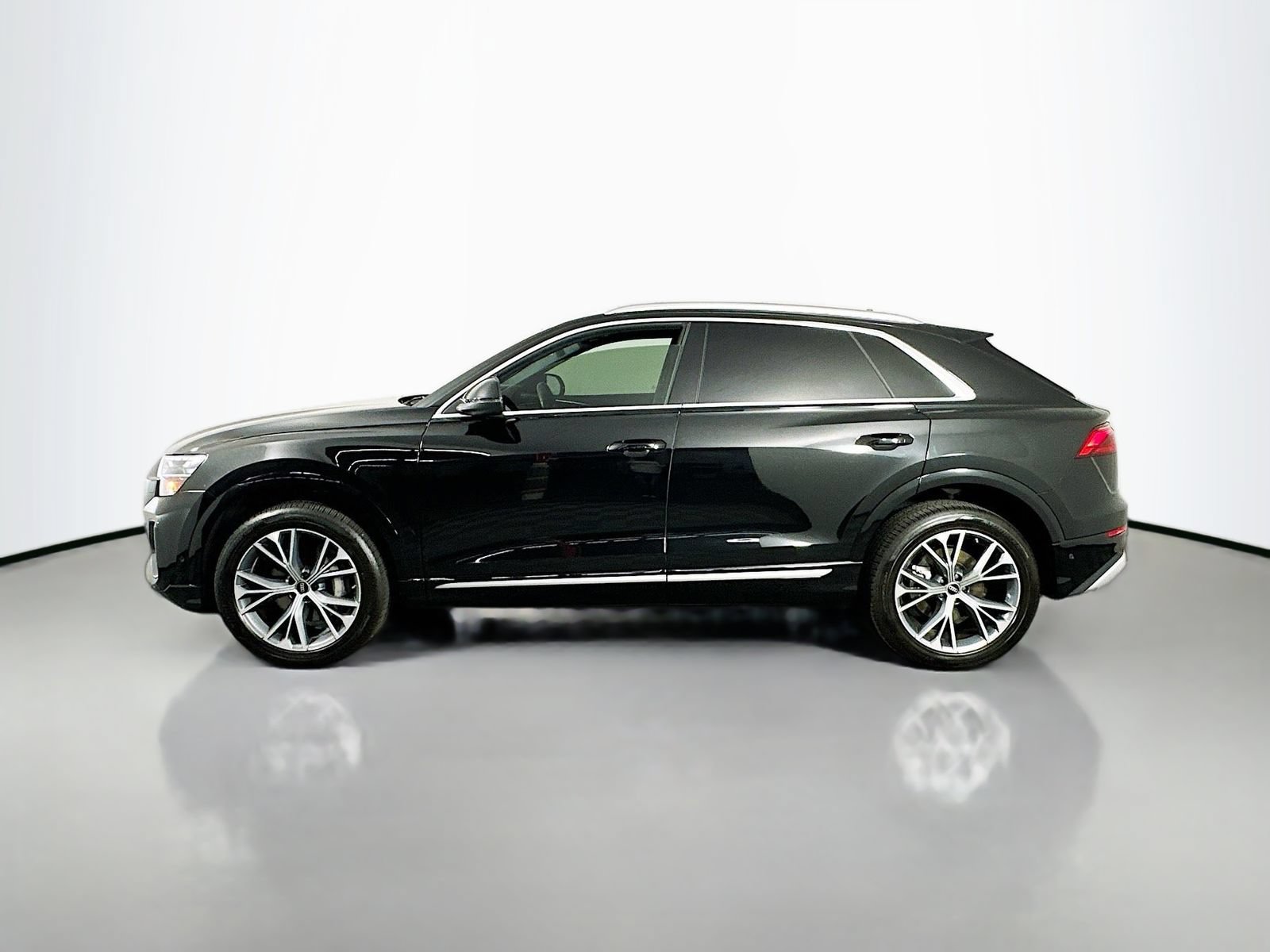 Used 2025 Audi Q8 Premium Plus w/ Premium Plus Package AWD/4WD image 4