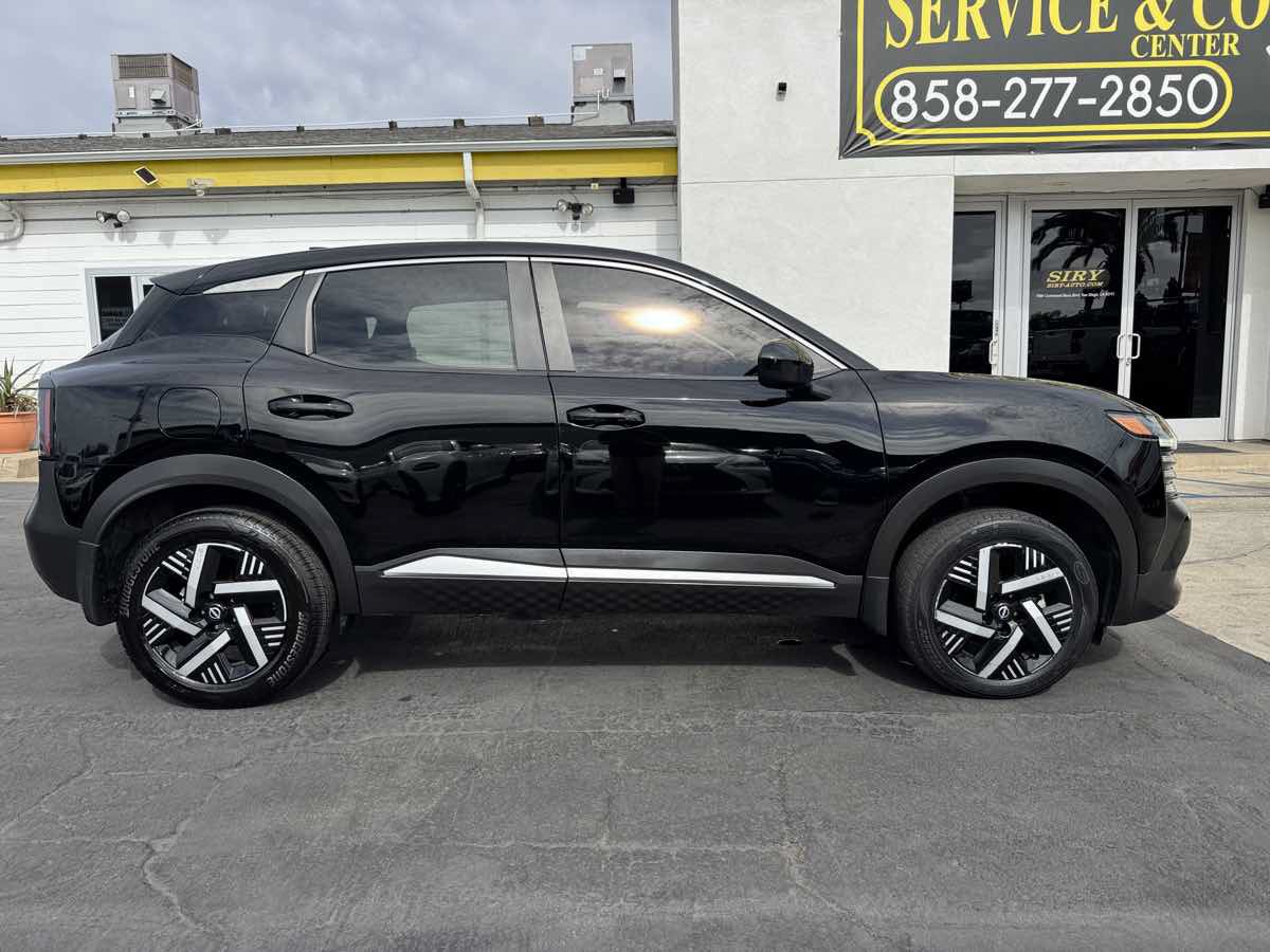 Used 2025 Nissan Kicks SV w/ Illumination Package FWD image 7