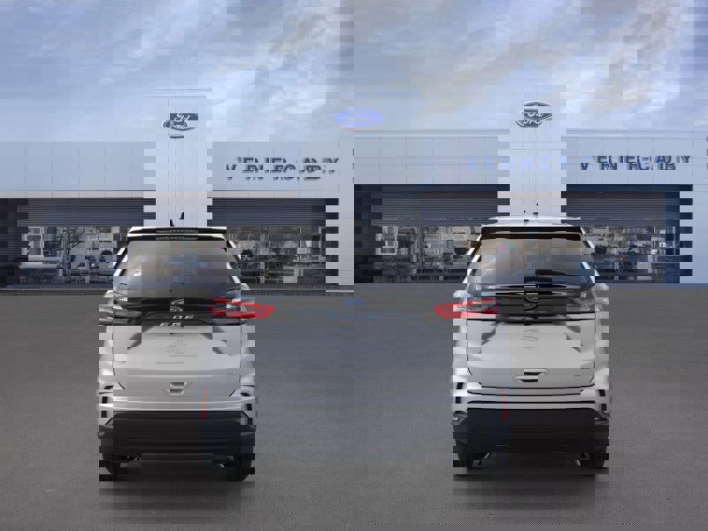 New 2024 Ford Edge SE image 5