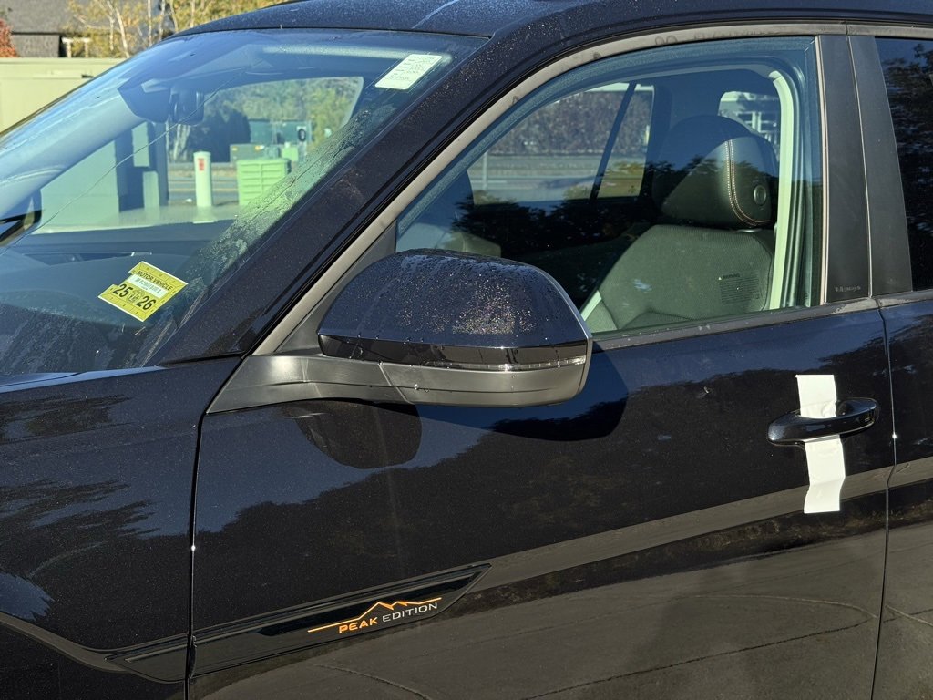 New 2025 Volkswagen Atlas Peak Edition SE image 15