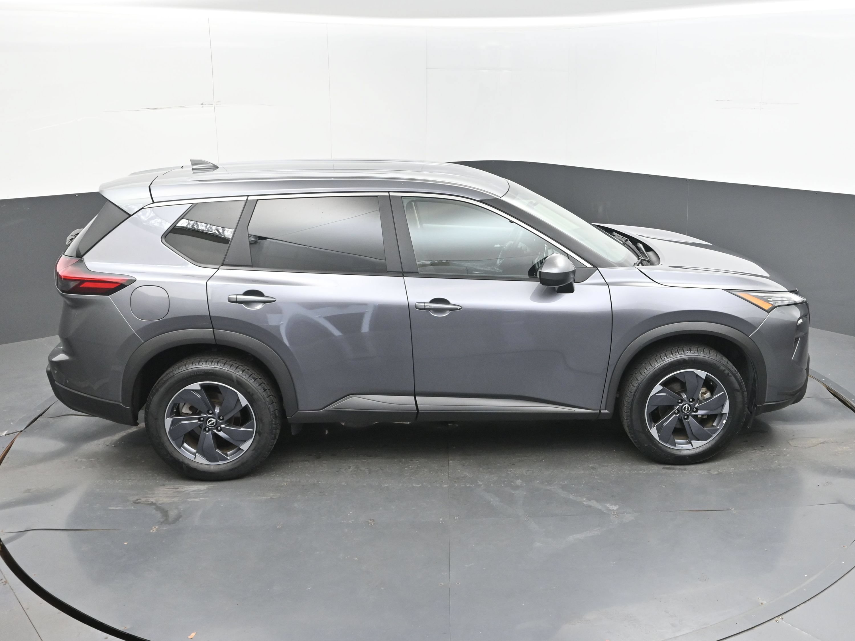 Used 2025 Nissan Rogue SV FWD image 35