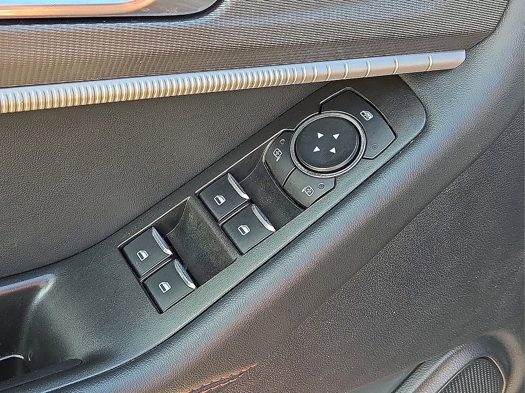 Used 2025 Ford Explorer ST-Line w/ ST-Line Street Pack image 24