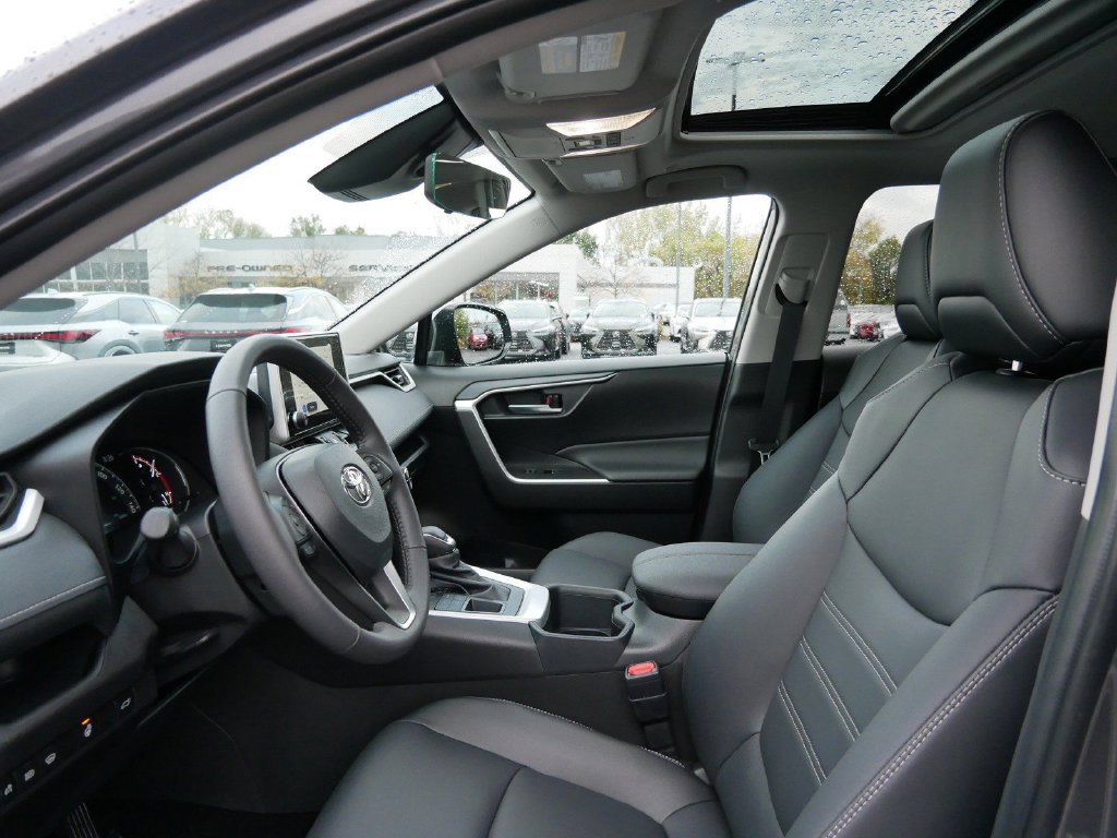Used 2025 Toyota RAV4 XLE Premium w/ Weather Package AWD/4WD image 9