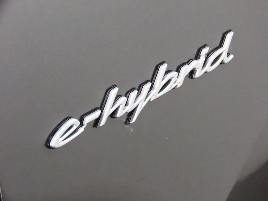 Certified 2026 Porsche Cayenne E-Hybrid Coupe AWD/4WD image 13