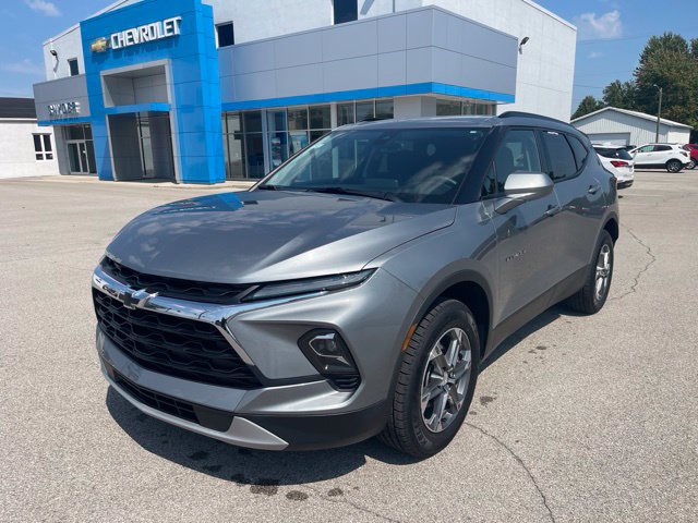 Used 2024 Chevrolet Blazer LT w/ Convenience Package FWD image 2