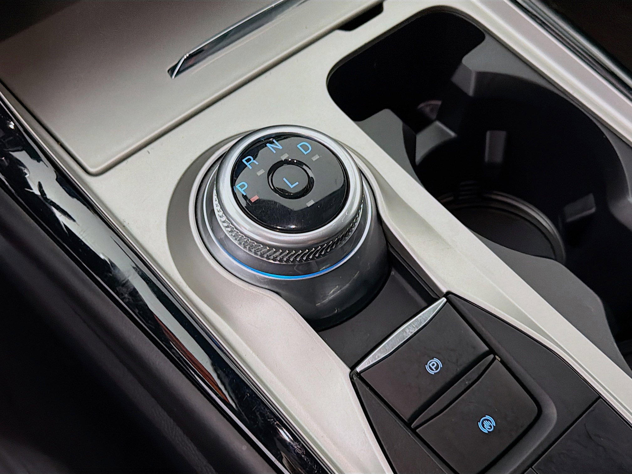 Used 2022 Ford Explorer ST-Line image 19