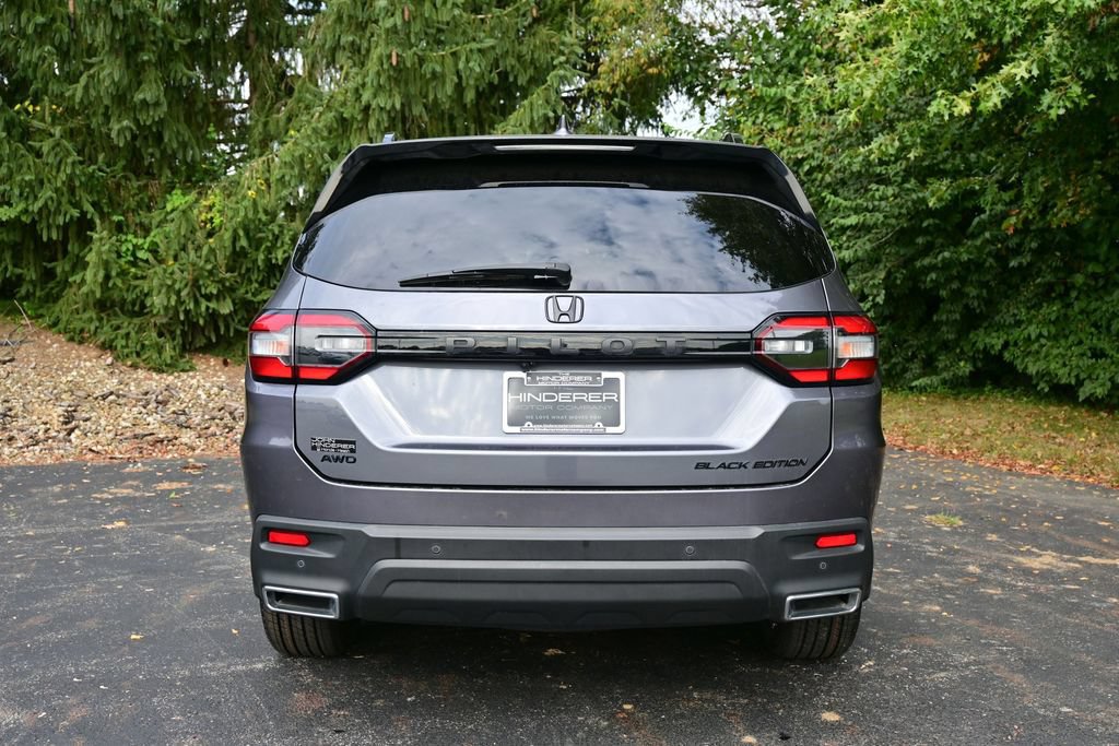 Certified 2025 Honda Pilot Black Edition image 5