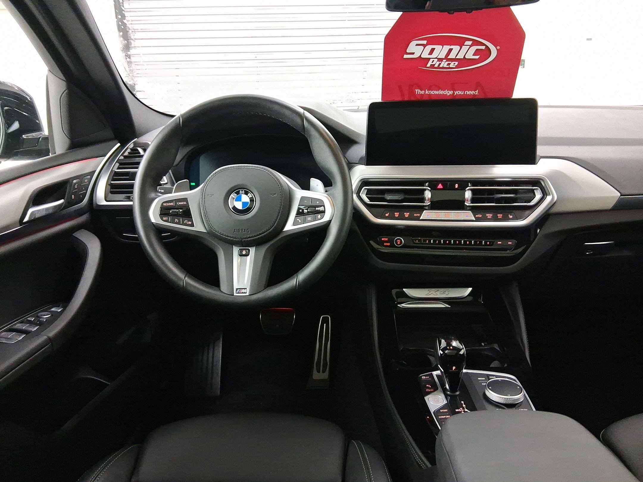 Used 2025 BMW X4 xDrive30i image 4