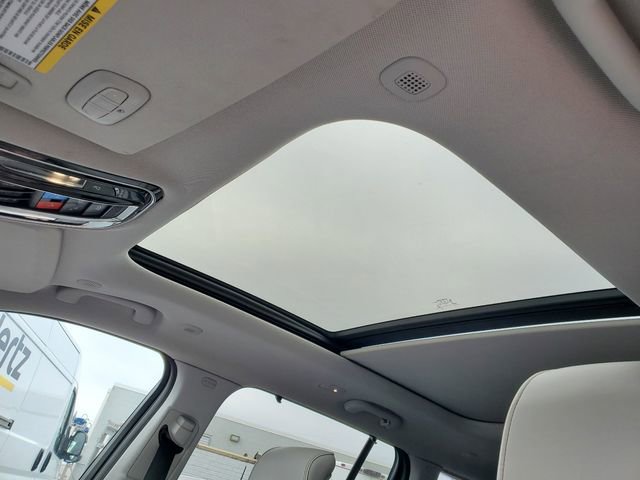 Used 2022 Jeep Grand Cherokee Overland w/ Advanced Protech Group III image 11