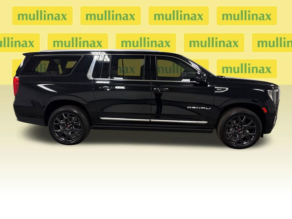 Used 2023 GMC Yukon XL Denali w/ Denali Reserve Package AWD/4WD image 22