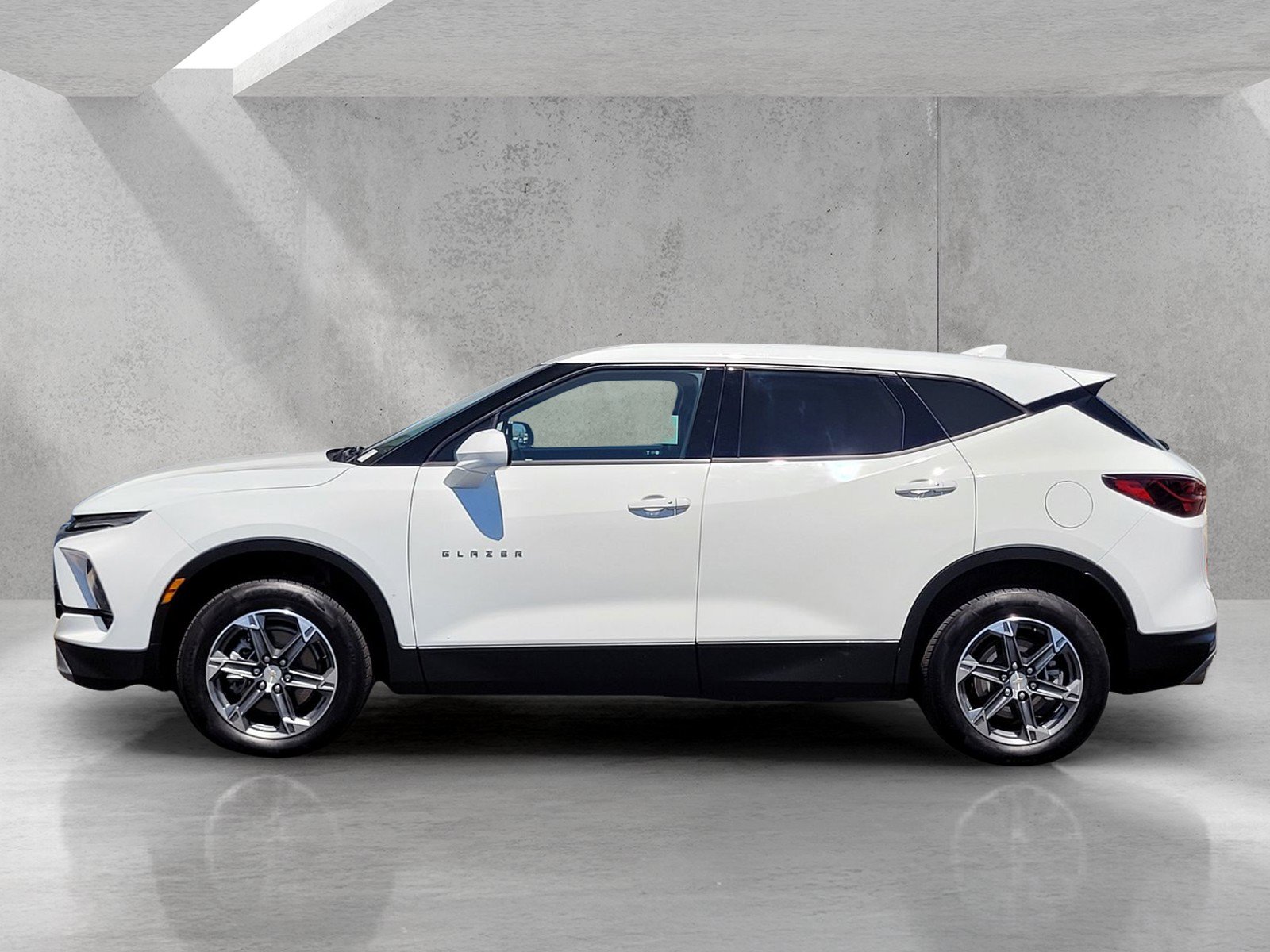Used 2025 Chevrolet Blazer LT FWD image 7