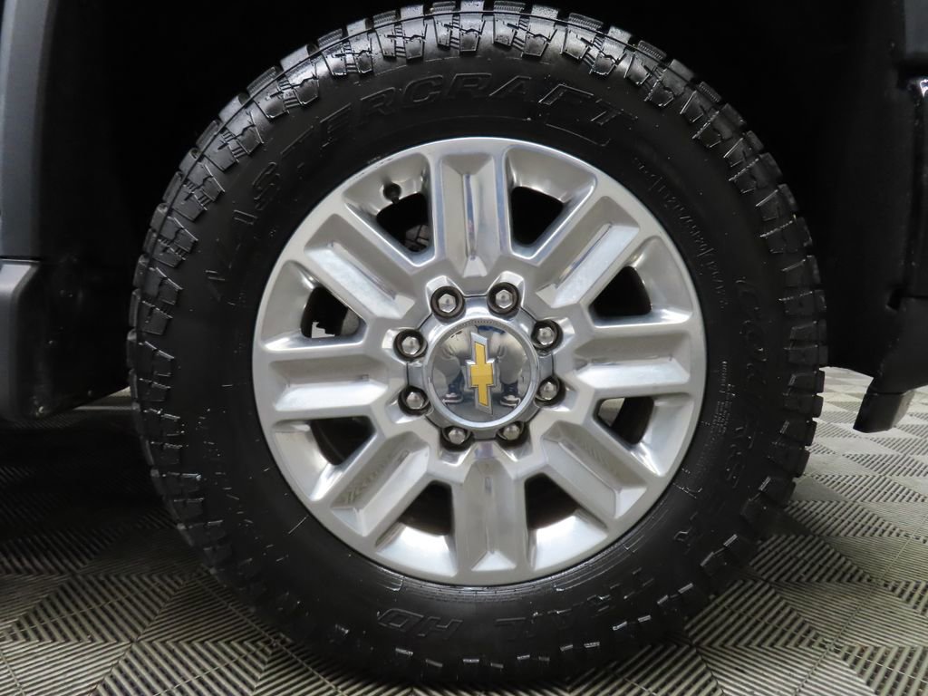 Used 2024 Chevrolet Silverado 2500 High Country w/ High Country Premium Package image 8