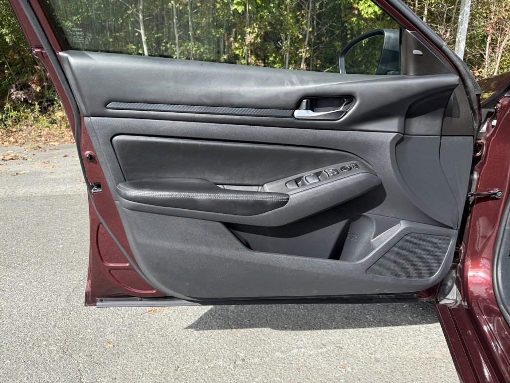 Used 2024 Nissan Altima 2.5 SV image 38