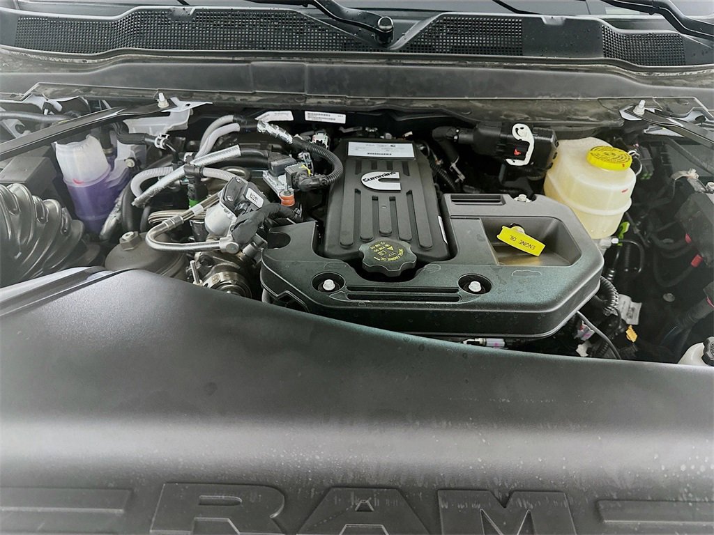 New 2025 RAM 3500 Limited w/ Towing Technology Group image 18