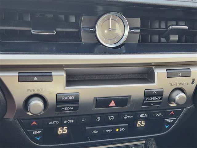 Used 2013 Lexus ES 300h image 26