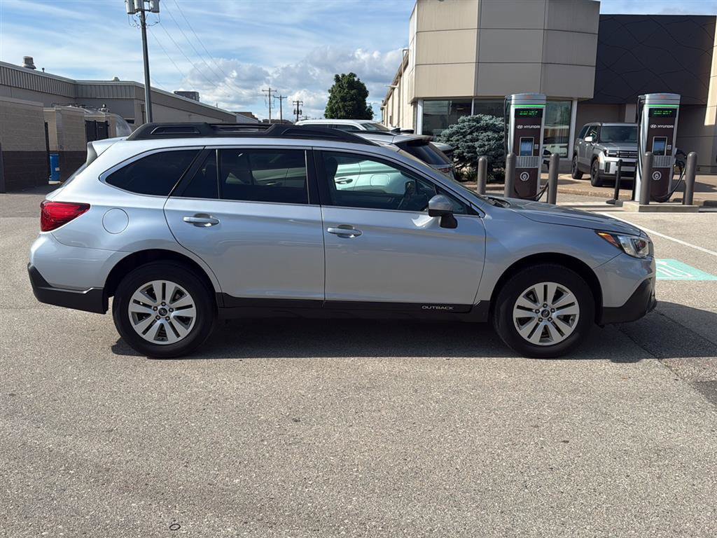 Used 2019 Subaru Outback 2.5i Premium AWD/4WD image 5