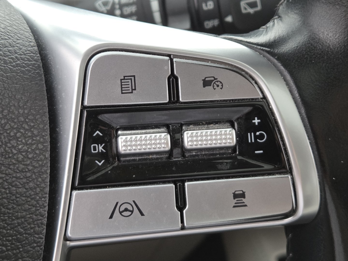 Used 2023 Kia Telluride SX FWD image 7