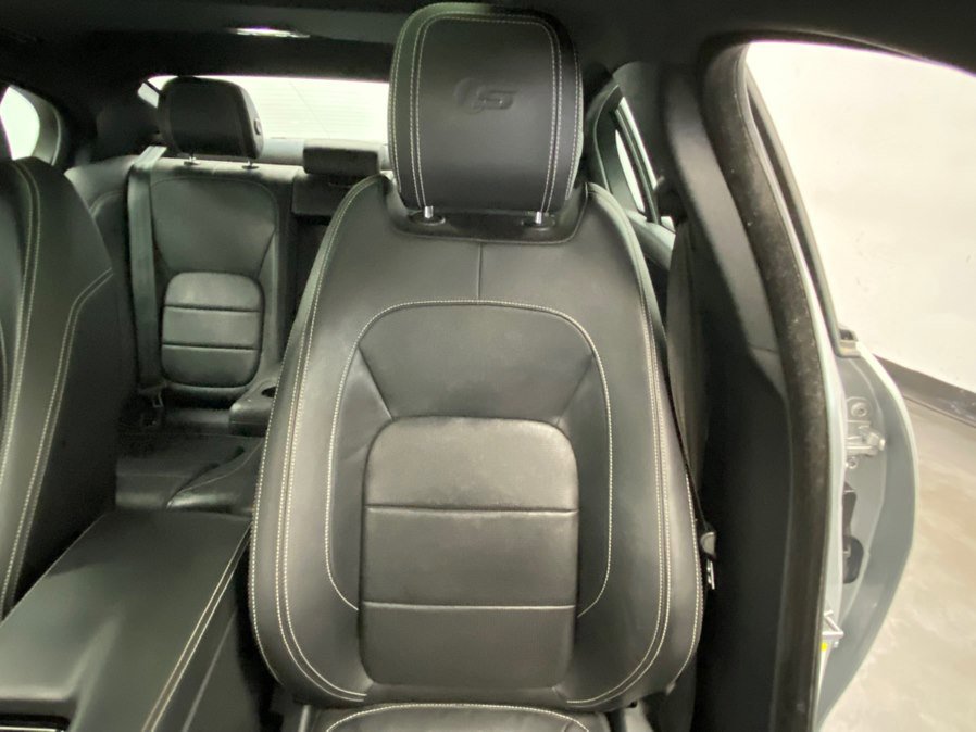 Used 2018 Jaguar XE S image 22