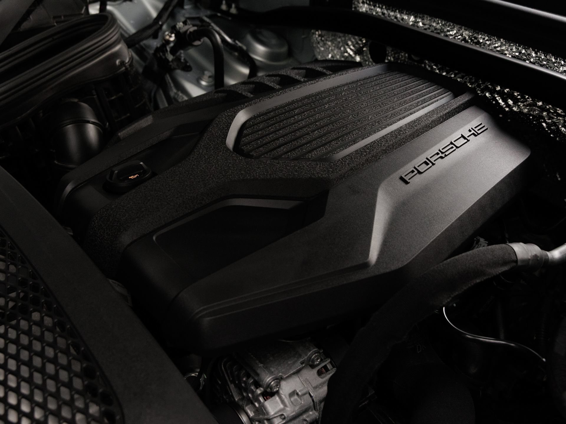 Certified 2026 Porsche Macan AWD/4WD image 39
