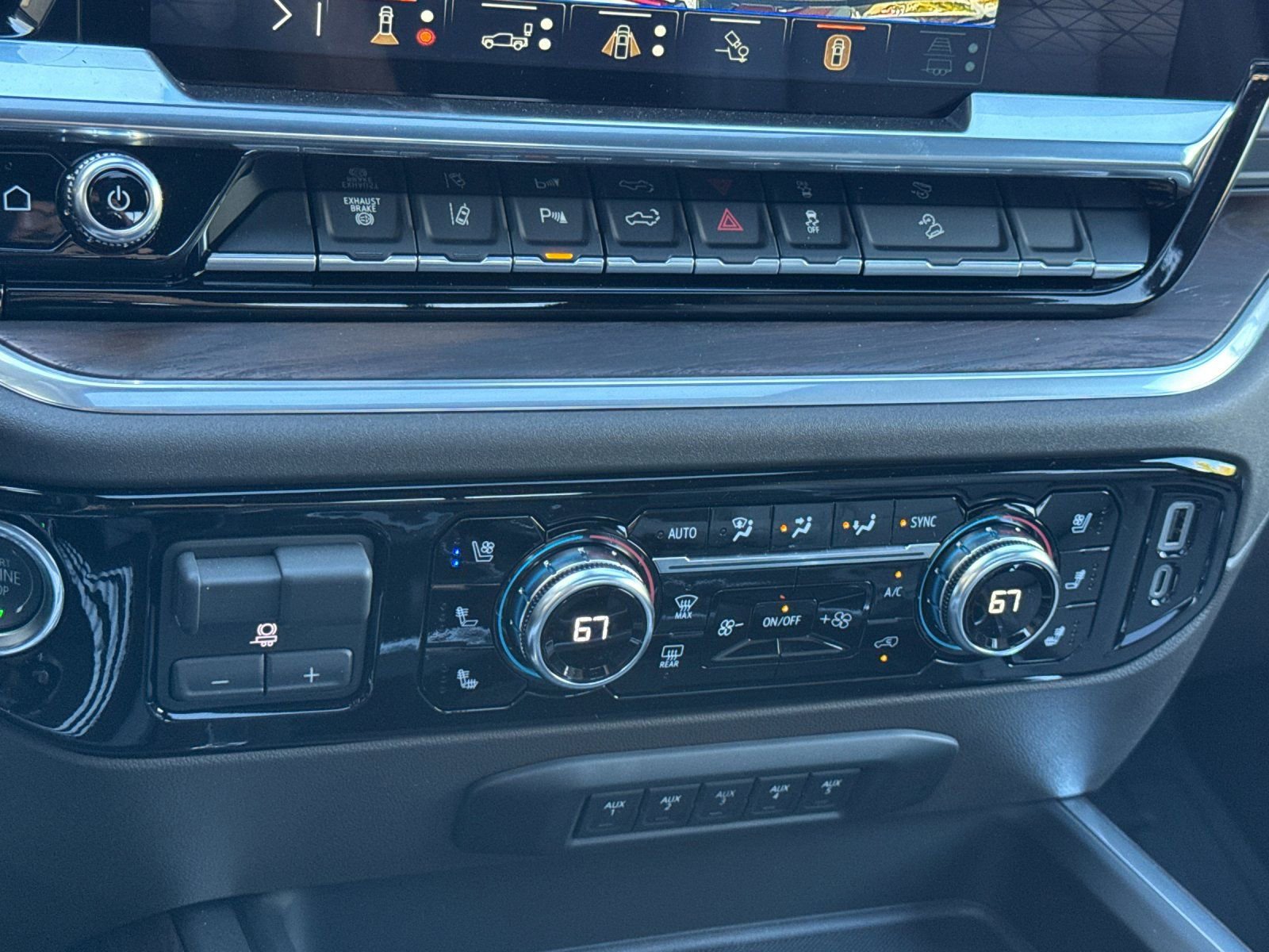 New 2026 GMC Sierra 2500 SLT w/ SLT Premium Package image 23