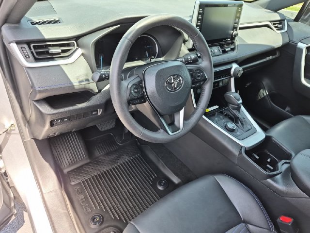Used 2022 Toyota RAV4 XSE AWD/4WD image 10