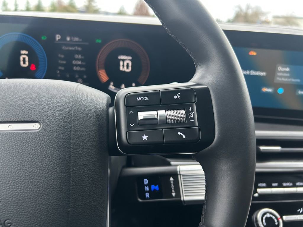 Used 2024 Hyundai Santa Fe SE image 18