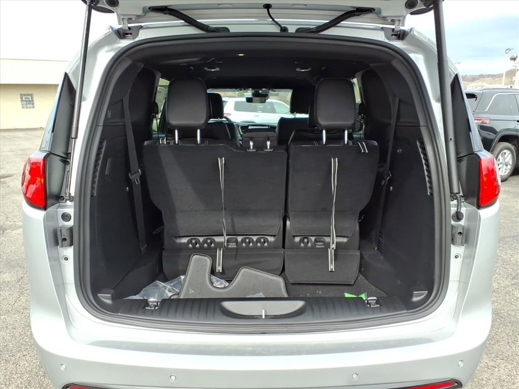 New 2026 Chrysler Voyager LX FWD image 8