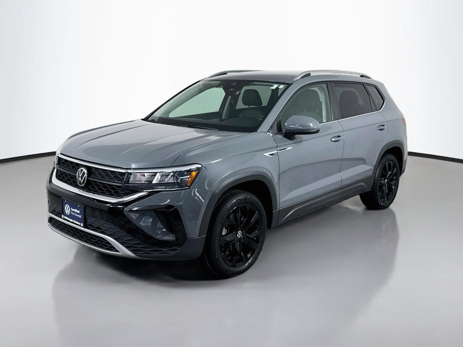 Certified 2023 Volkswagen Taos SE FWD image 1