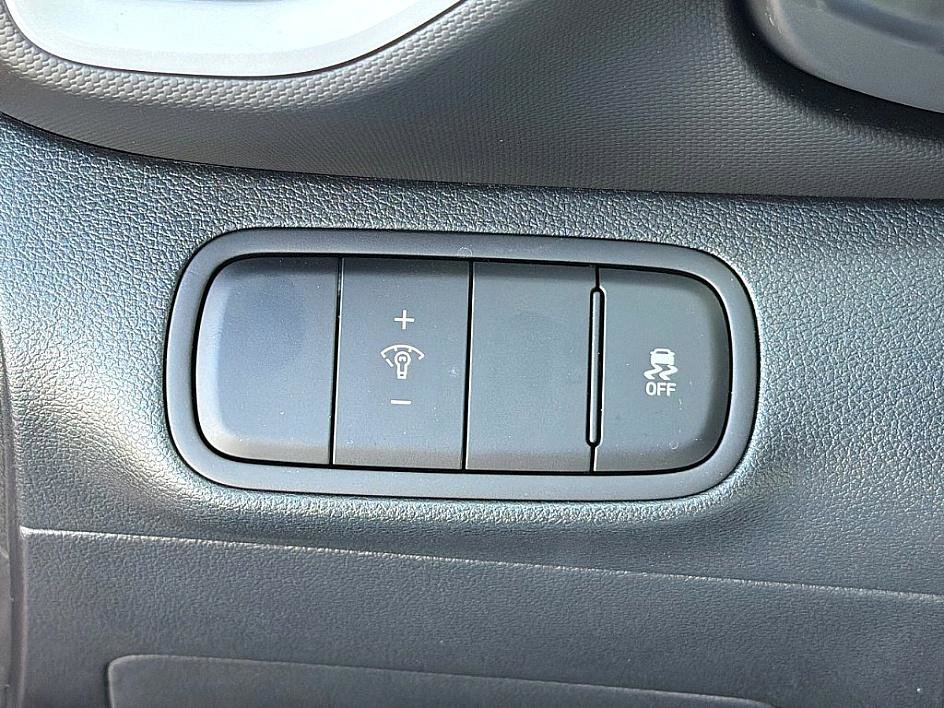 Certified 2025 Hyundai Venue Limited image 20