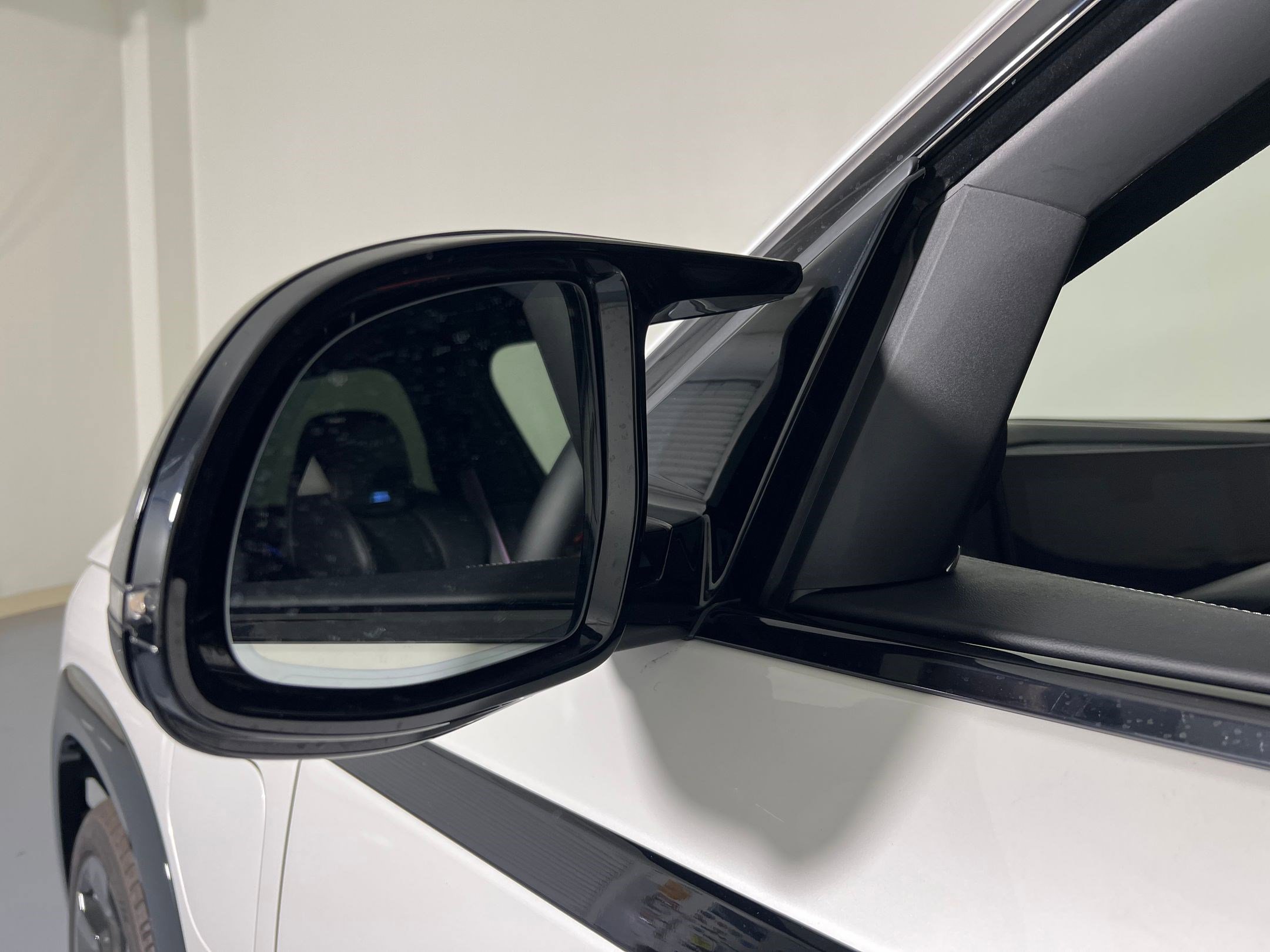 New 2026 BMW XM Label Red image 24