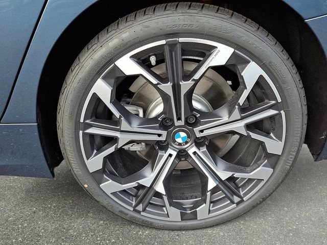 New 2026 BMW 330i xDrive Sedan w/ Premium Package AWD/4WD image 8
