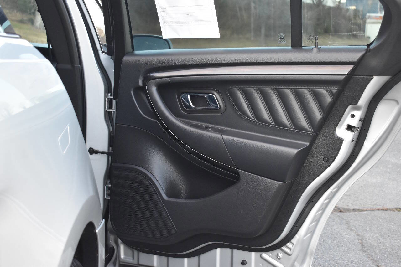 Used 2013 Ford Taurus SHO image 11