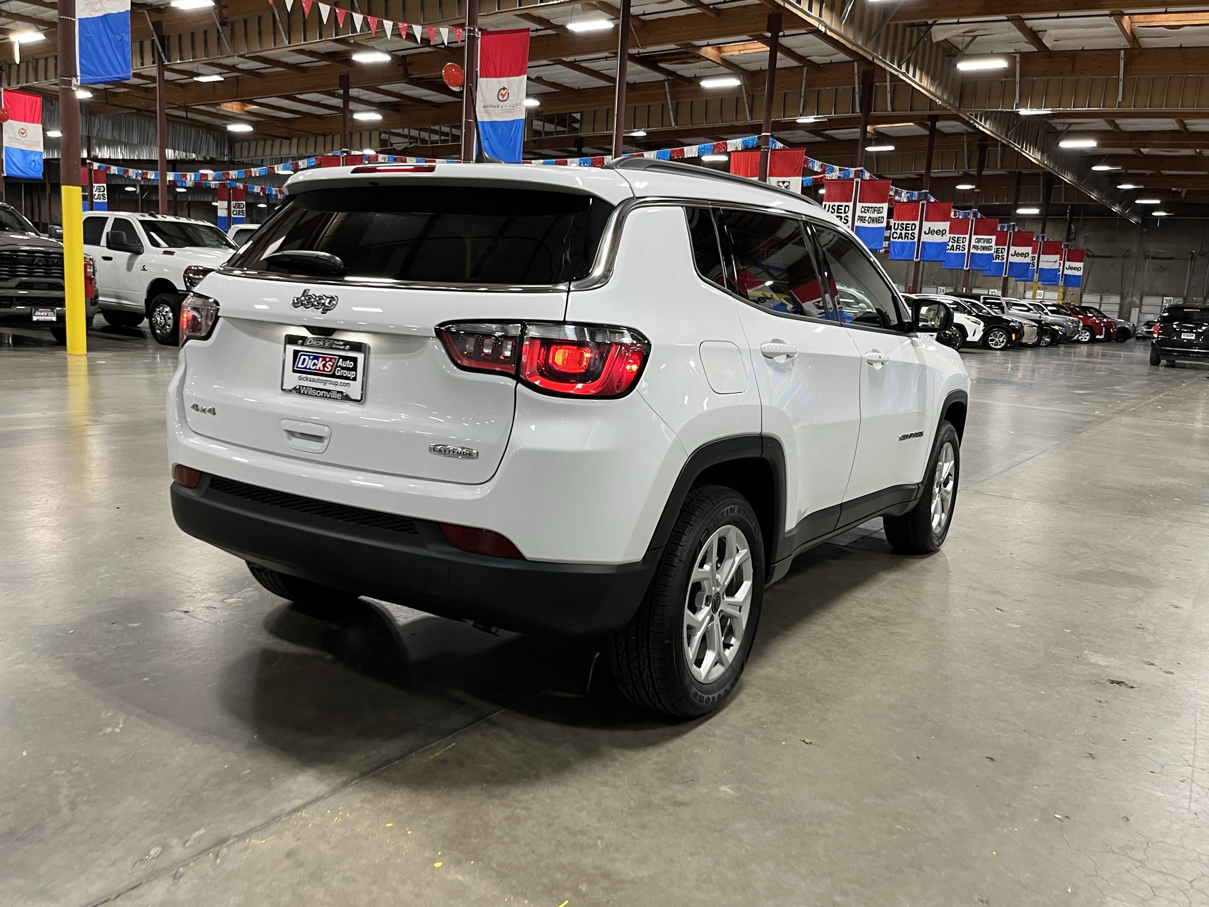 Certified 2025 Jeep Compass Latitude AWD/4WD image 5