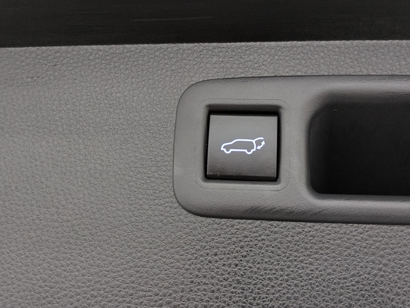 Used 2022 Toyota Highlander LE image 13