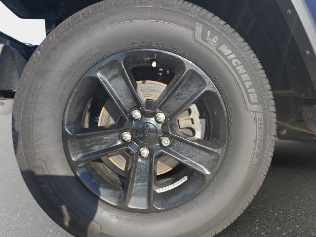 Used 2019 Jeep Wrangler Unlimited Sahara w/ Cold Weather Group AWD/4WD image 34