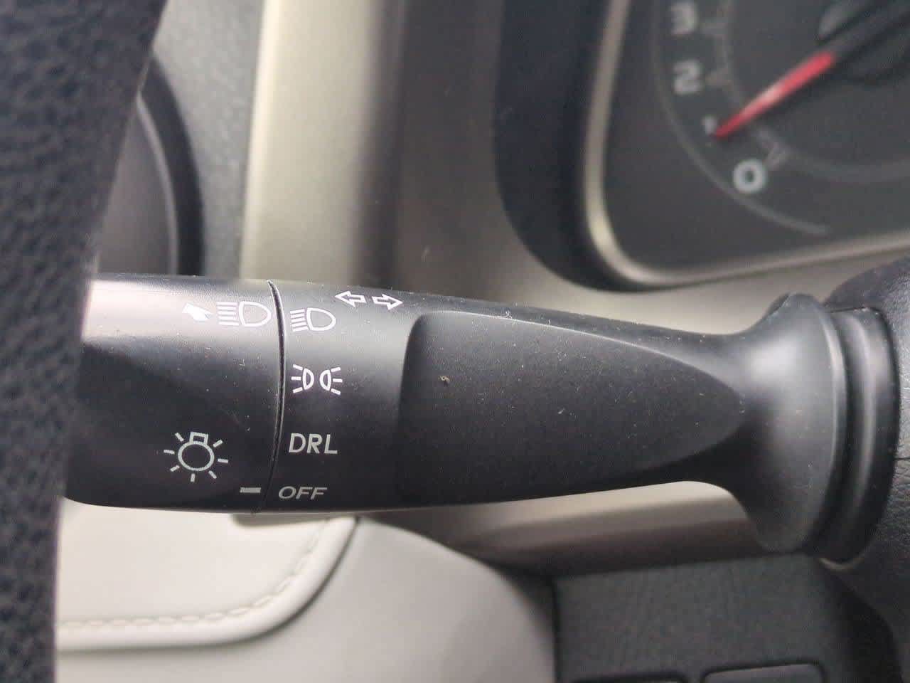 Used 2015 Toyota RAV4 LE AWD/4WD image 25