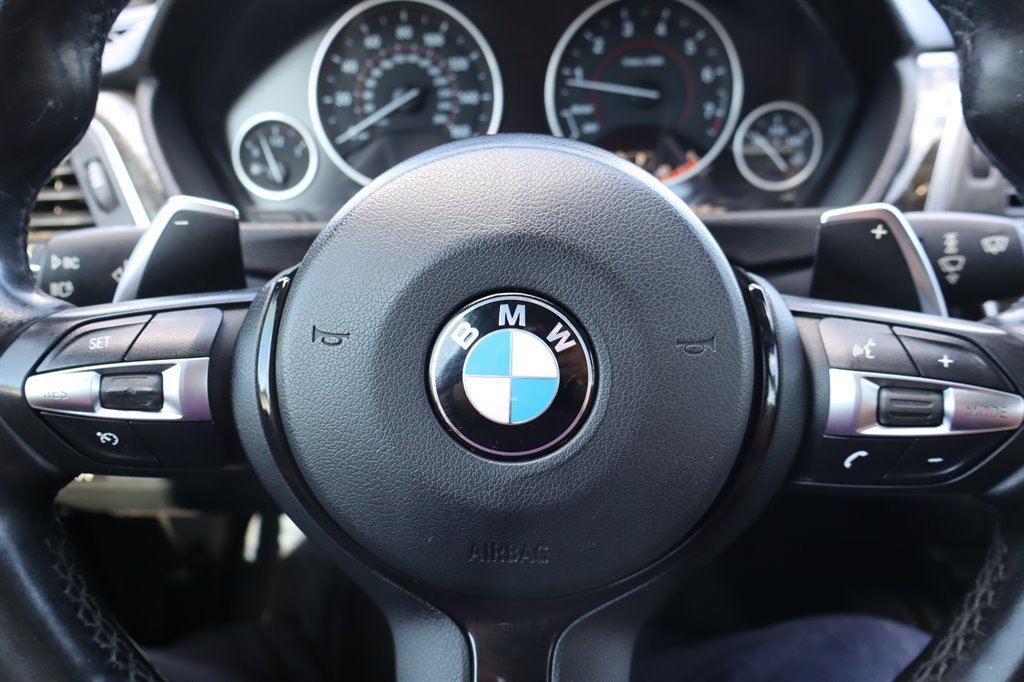 Used 2016 BMW 340i Sedan w/ M Sport Package RWD image 35