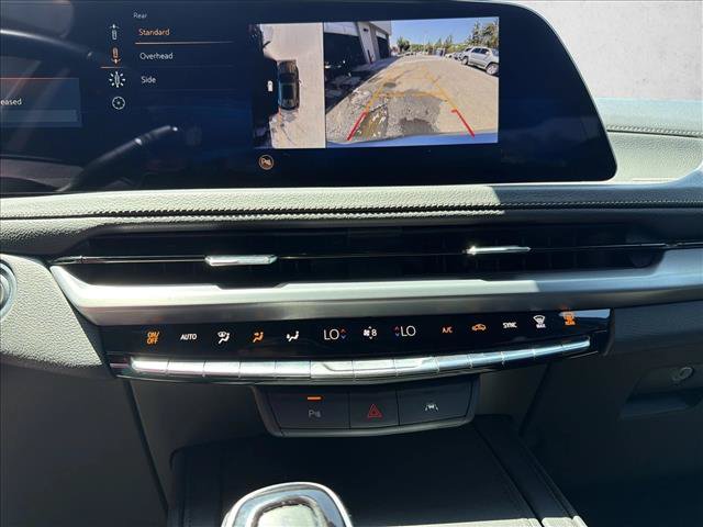 Used 2025 Cadillac XT4 Premium Luxury FWD image 20