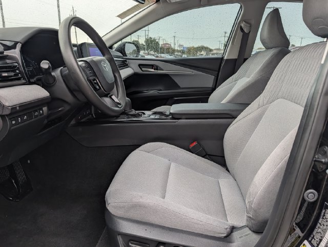 Used 2025 Toyota Camry LE w/ Convenience Package FWD image 26
