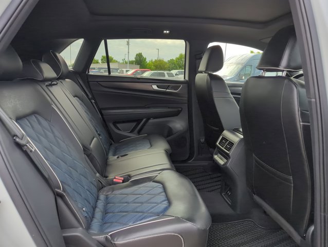 Used 2025 Volkswagen Atlas Cross Sport SEL Premium R-Line AWD/4WD image 21