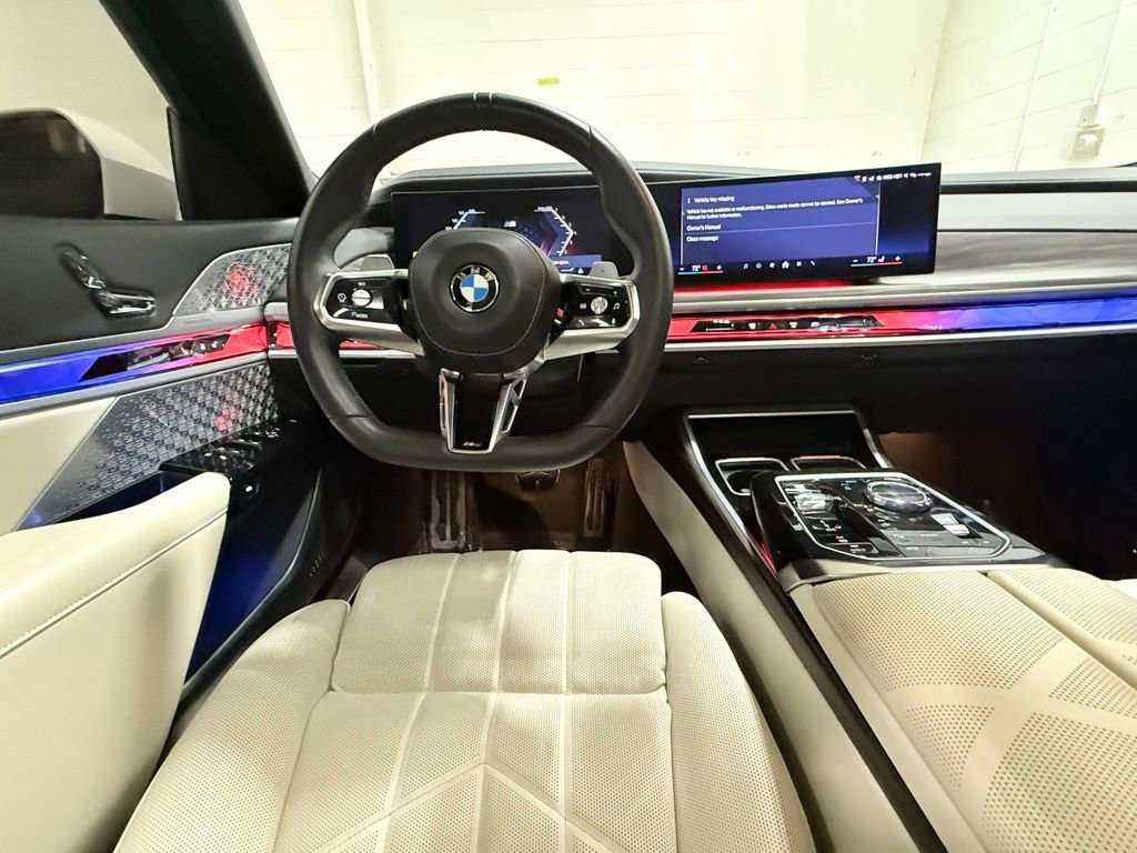 Used 2024 BMW 760i xDrive w/ Premium Package image 42