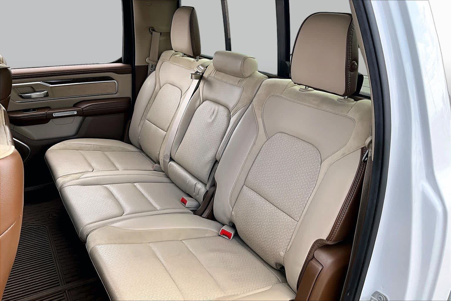 Used 2019 RAM 1500 Laramie AWD/4WD image 18
