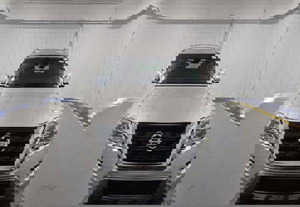 Used 2024 Nissan Armada SL w/ Captain's Chairs Package image 2