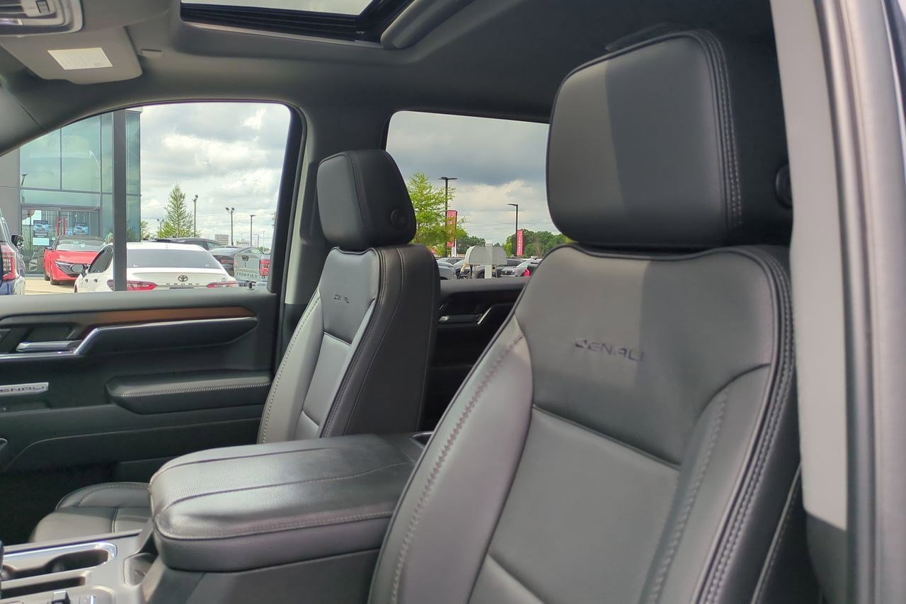 Used 2024 GMC Sierra 1500 Denali w/ Denali Reserve Package AWD/4WD image 16