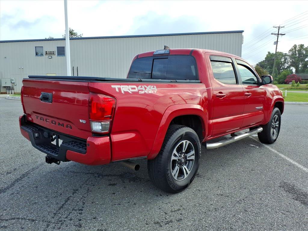 Used 2017 Toyota Tacoma TRD Sport w/ Premium & Technology Package AWD/4WD image 4