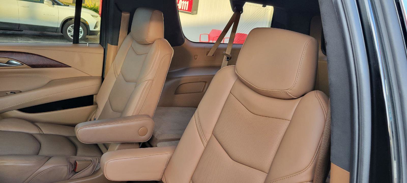 Used 2017 Cadillac Escalade ESV Platinum image 6