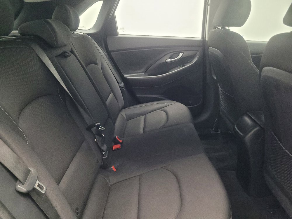 Used 2019 Hyundai Elantra GT FWD image 19