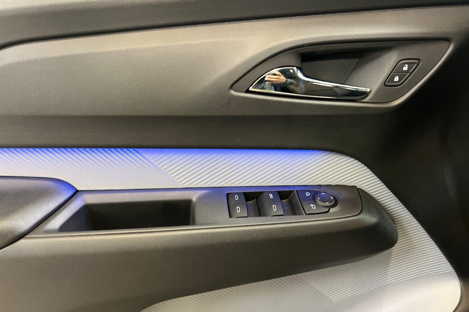New 2027 Chevrolet Bolt RS FWD image 11