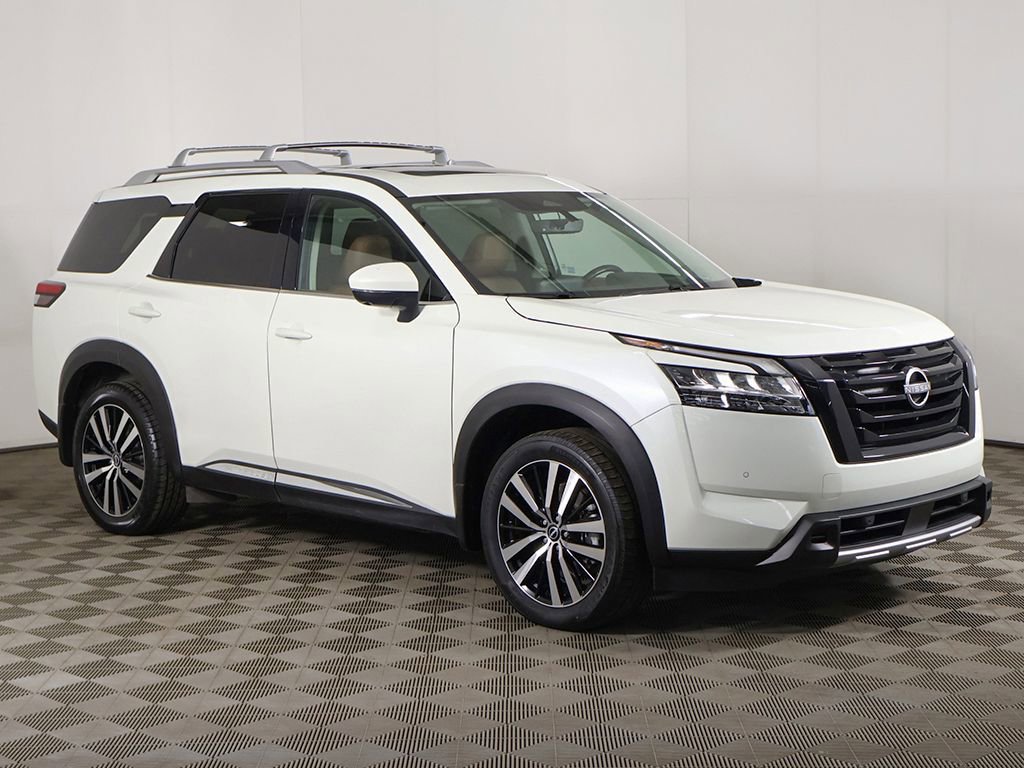 Used 2023 Nissan Pathfinder Platinum AWD/4WD image 2