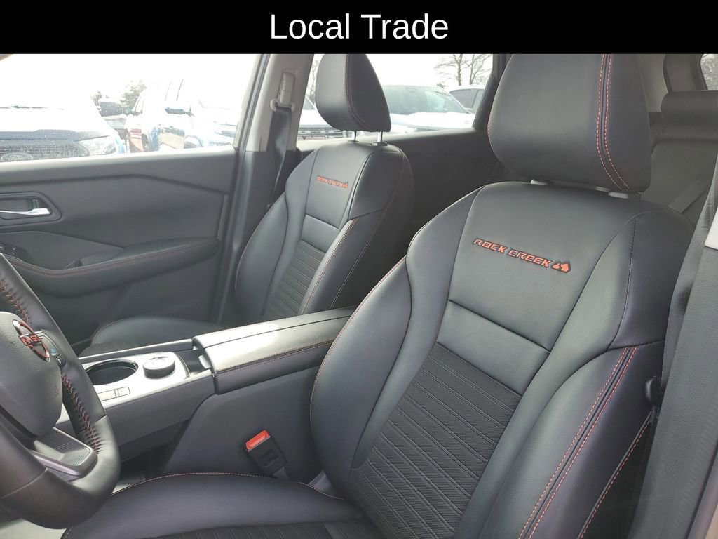 Used 2025 Nissan Rogue SV image 6
